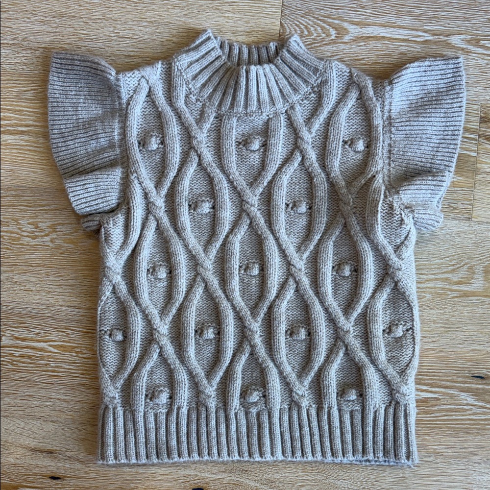 Women’s Cable Knit Short-Sleeve Sweater in Beige